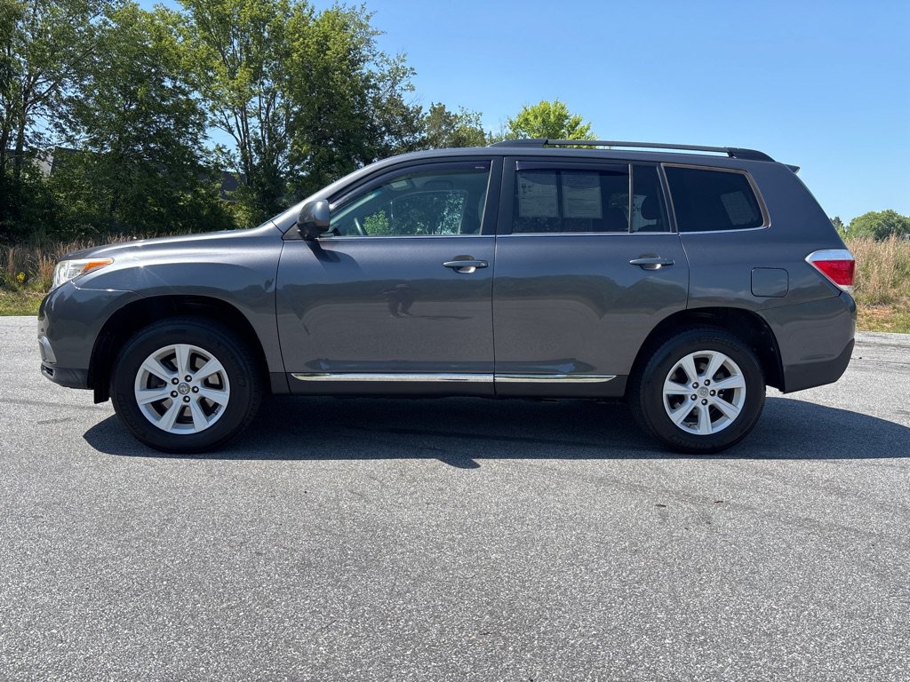 Used 2012 Toyota Highlander 4WD w/ Tech Pkg image 2