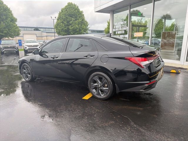 Used 2022 Hyundai Elantra SEL FWD image 3