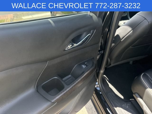 Used 2023 GMC Acadia Denali w/ Black Diamond Edition AWD/4WD image 12