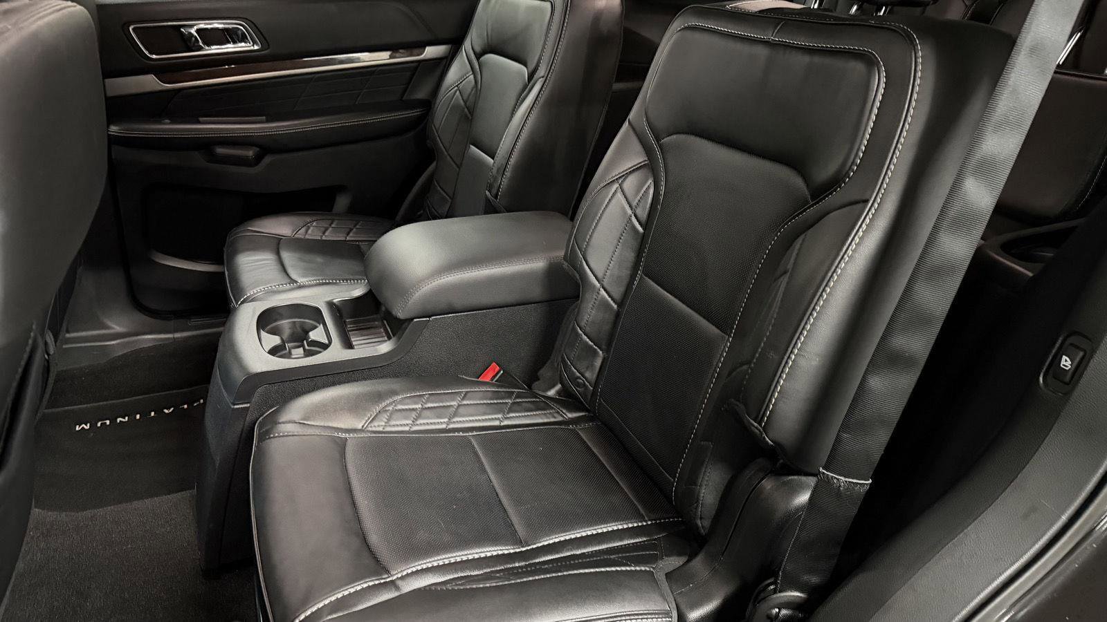Used 2018 Ford Explorer Platinum image 17
