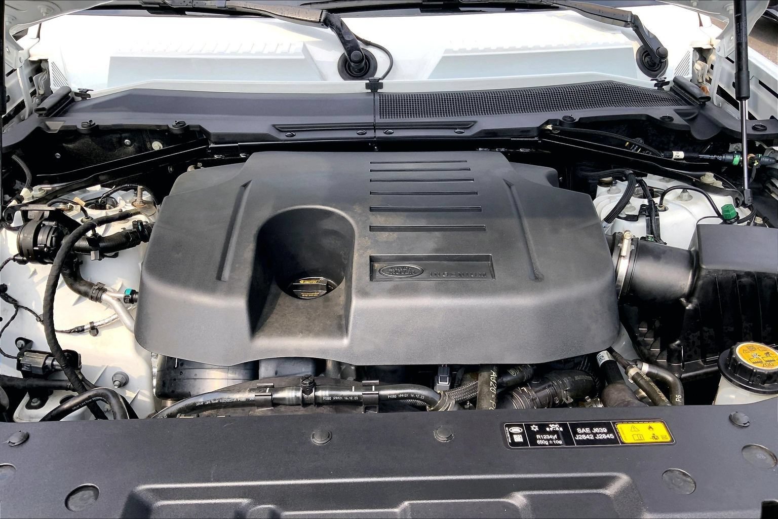 Certified 2024 Land Rover Defender 110 S AWD/4WD image 29