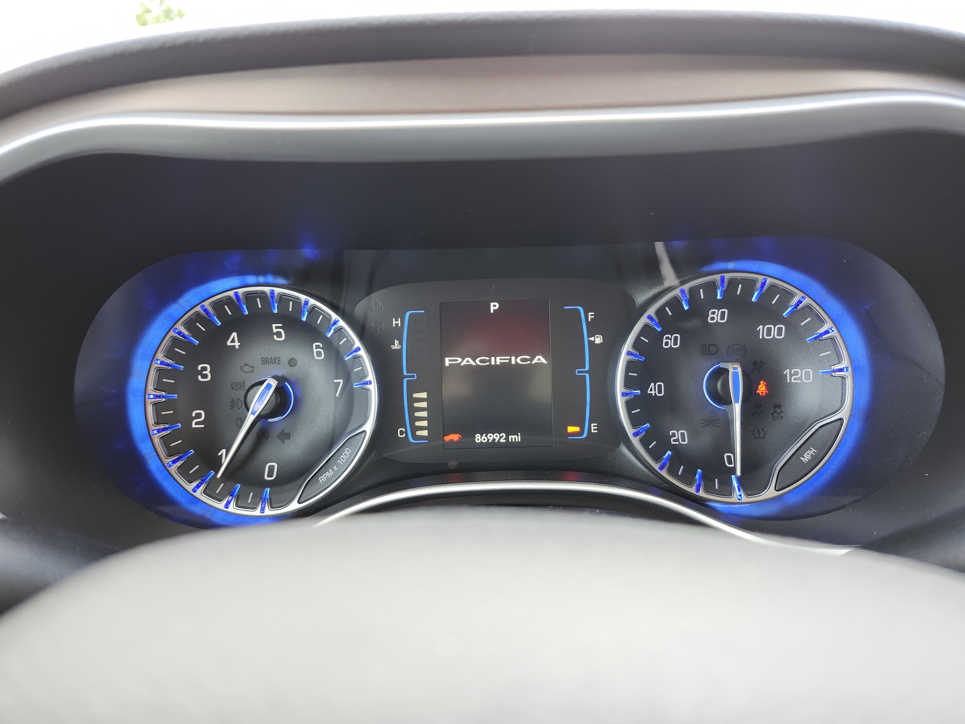 Used 2017 Chrysler Pacifica Touring-L FWD image 28