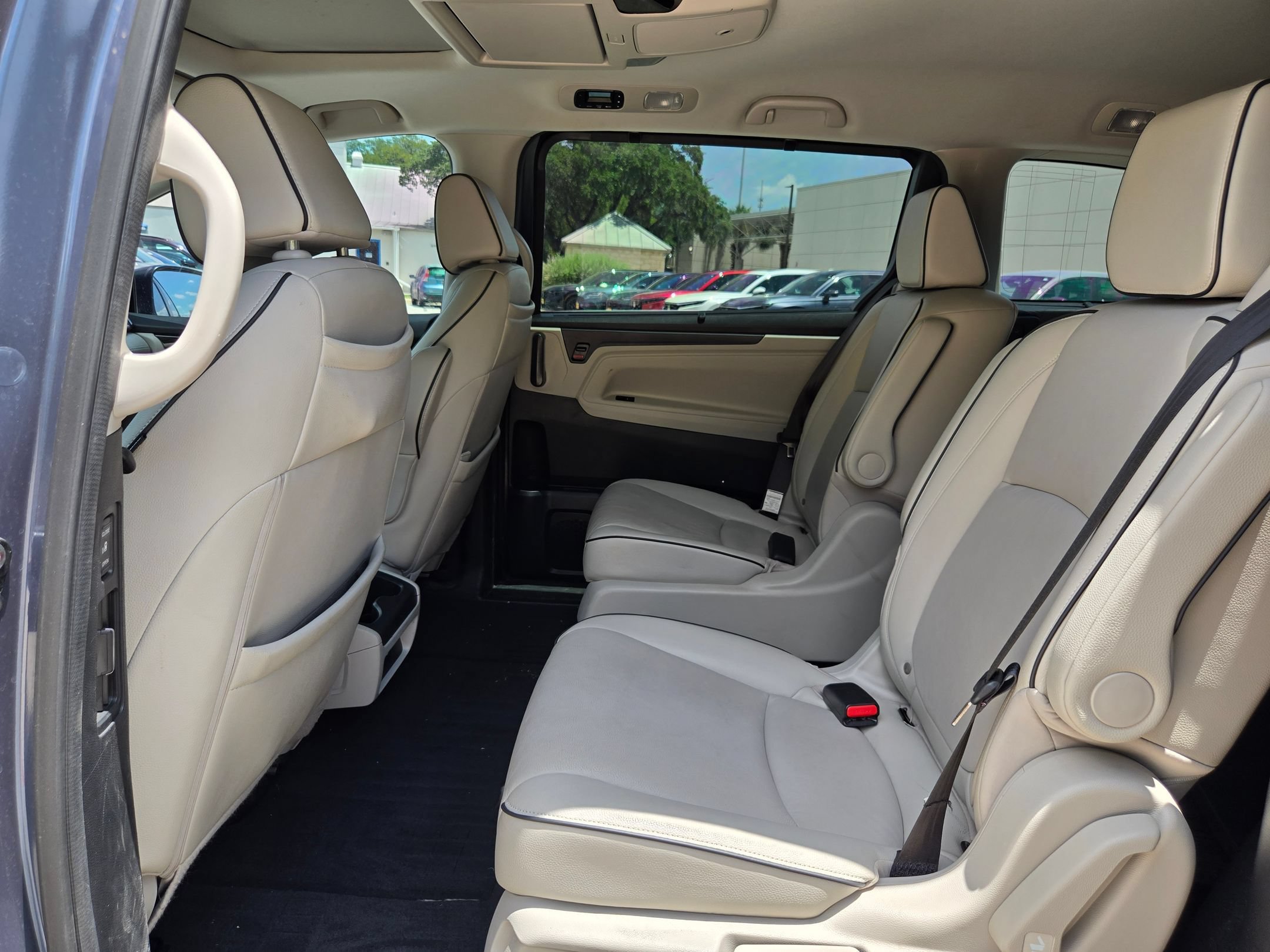 Used 2025 Honda Odyssey Touring image 14