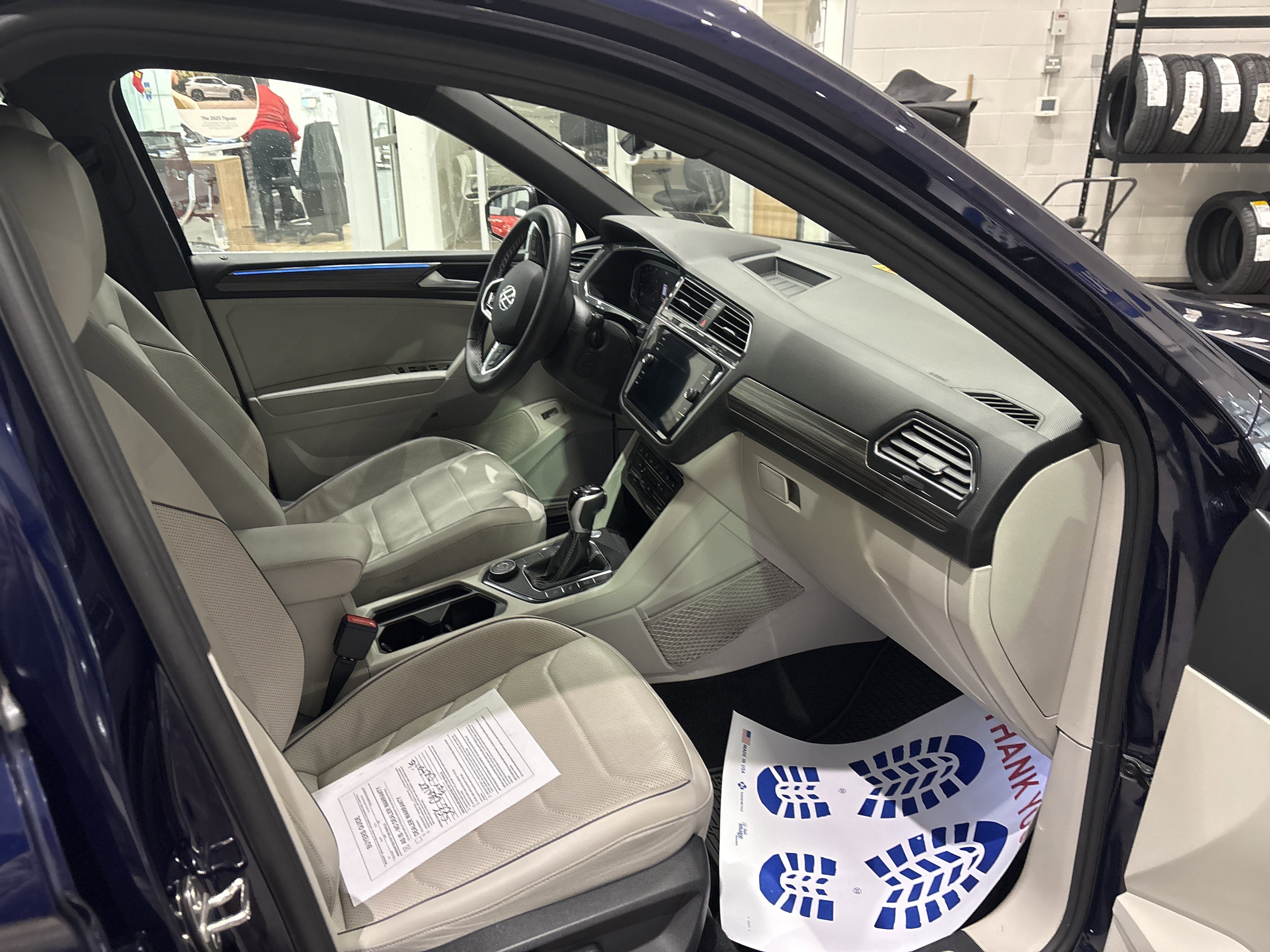 Used 2023 Volkswagen Tiguan SEL R-Line image 21