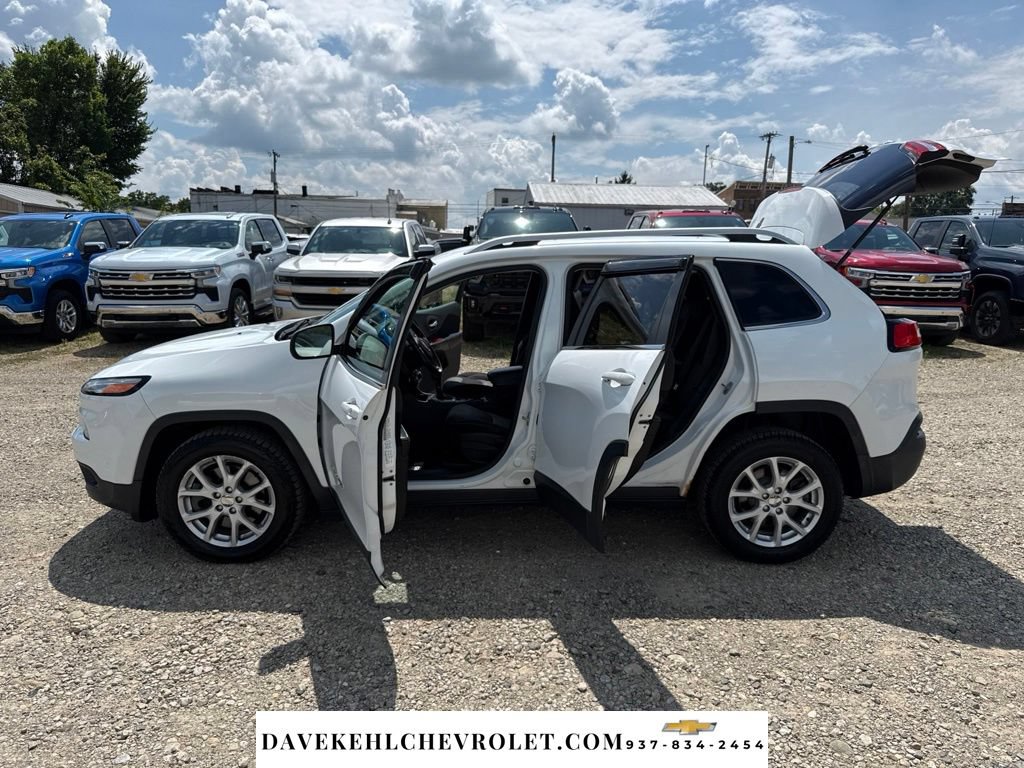Used 2014 Jeep Cherokee Latitude FWD image 32