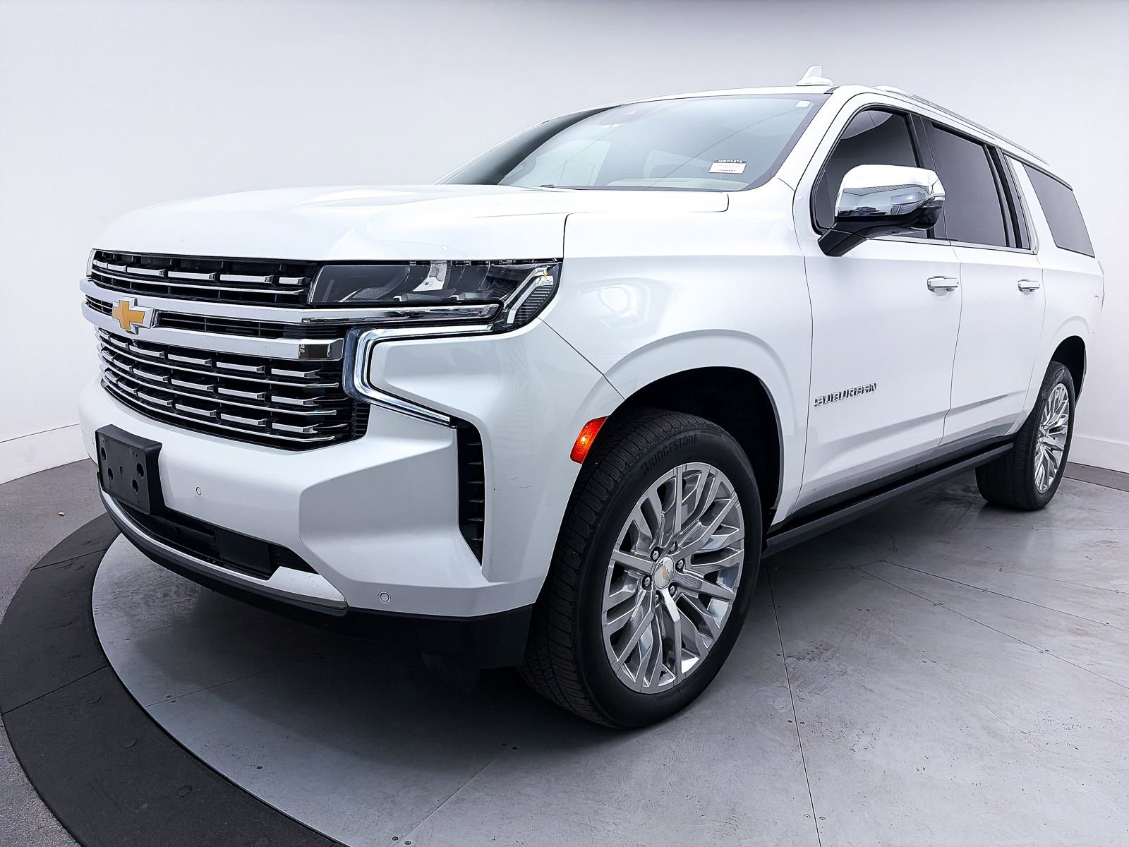 Used 2023 Chevrolet Suburban Premier w/ Premium Package image 15