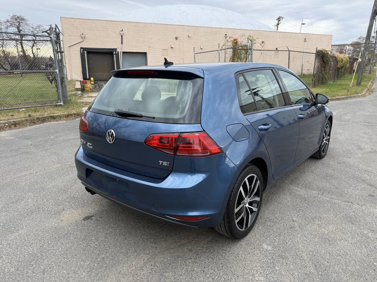 Used 2016 Volkswagen Golf SE FWD image 5