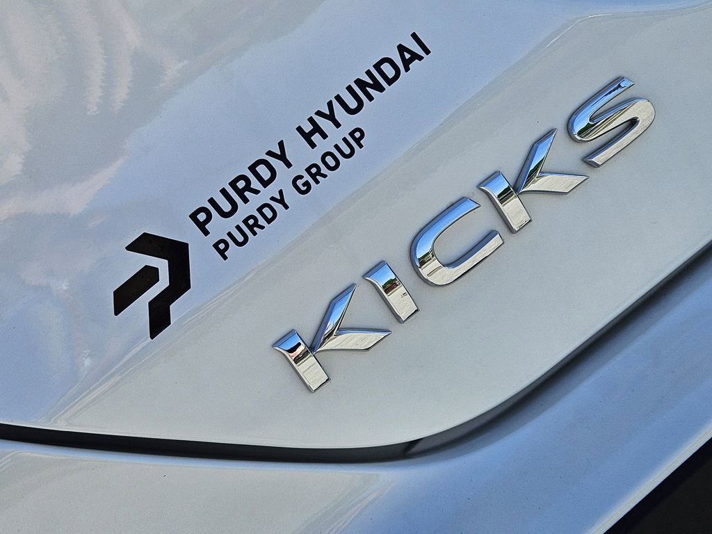 Used 2023 Nissan Kicks SR w/ SR Premium Package FWD image 7