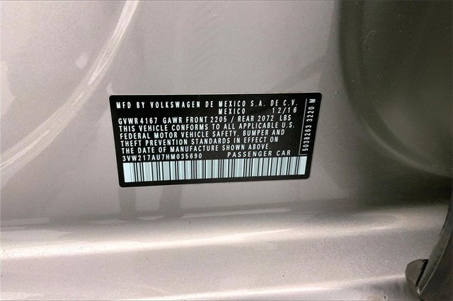 Used 2017 Volkswagen Golf 4-Door image 35