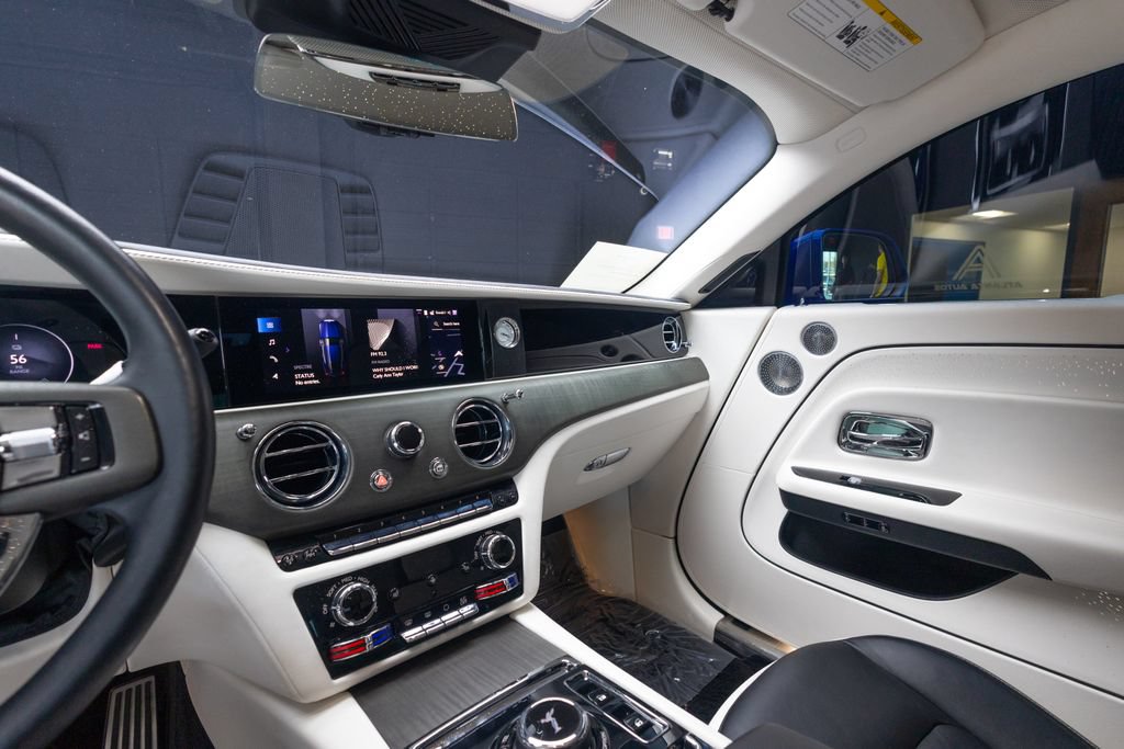 Used 2024 Rolls-Royce Spectre w/ Spectre Launch Package AWD/4WD image 37