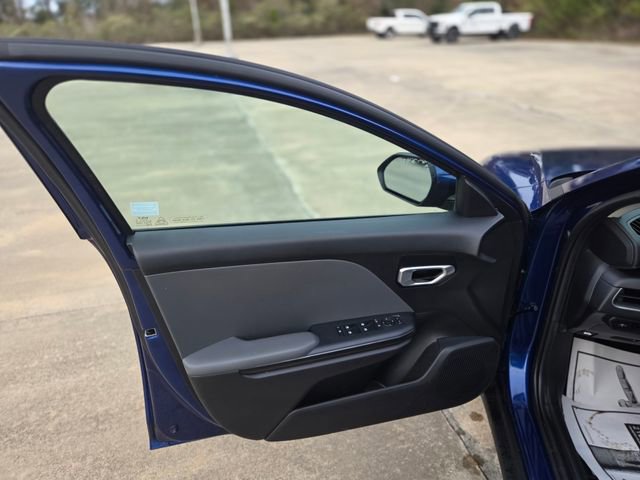 Used 2025 Kia K4 LXS image 23