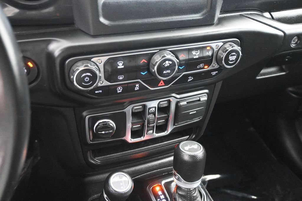 Used 2021 Jeep Wrangler Unlimited Sport AWD/4WD image 19