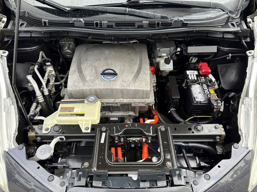 Used 2013 Nissan Leaf SL w/ Premium Pkg image 8