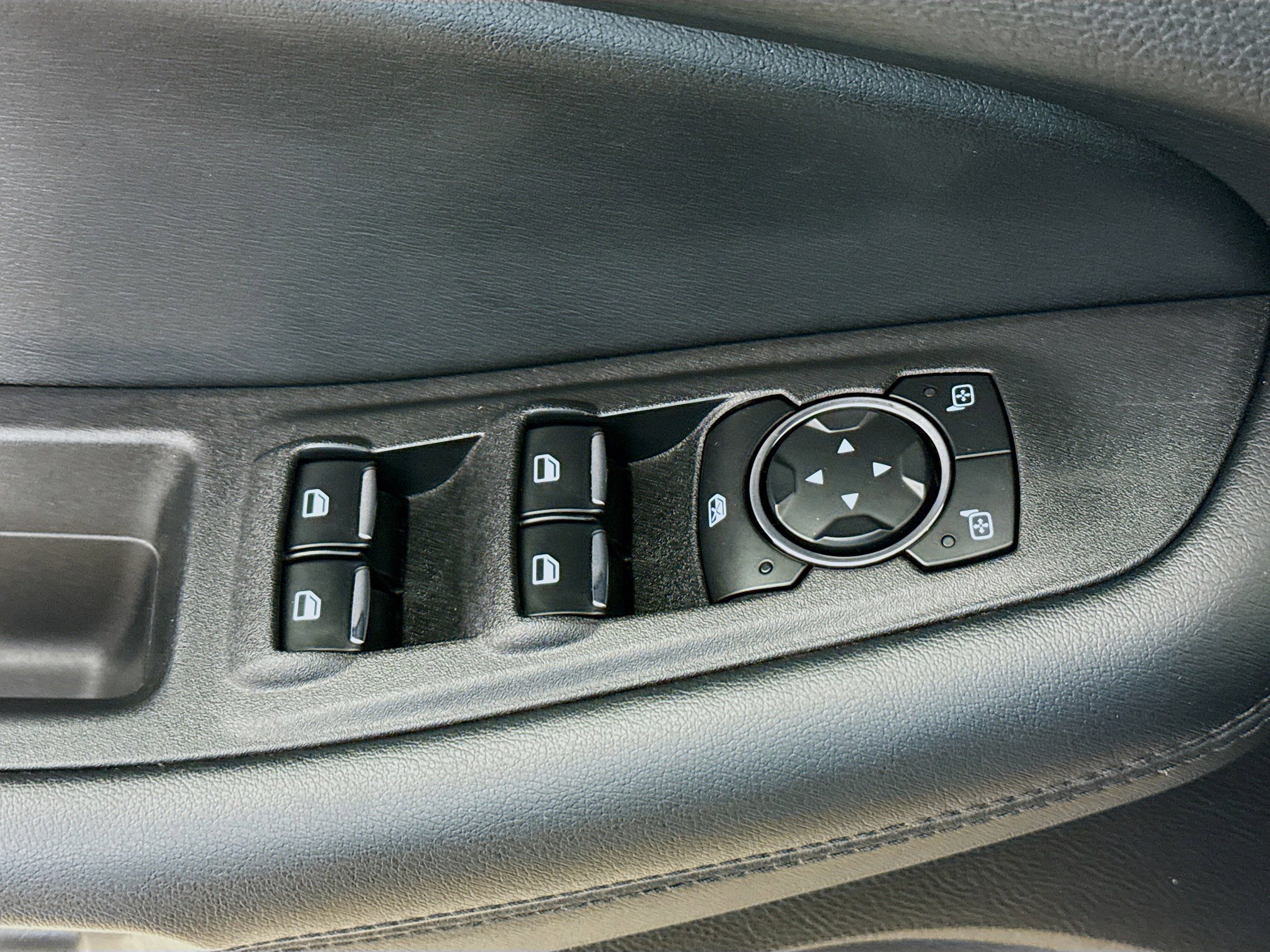 Used 2024 Ford Edge SEL AWD/4WD image 20