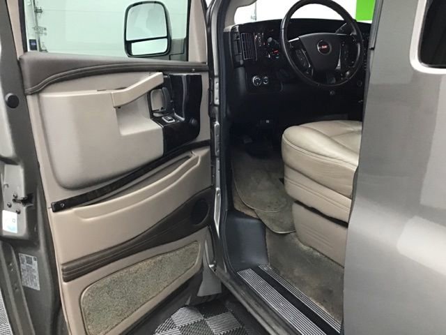 Used 2019 GMC Savana 2500 Extended w/ Enhanced Convenience Package image 16