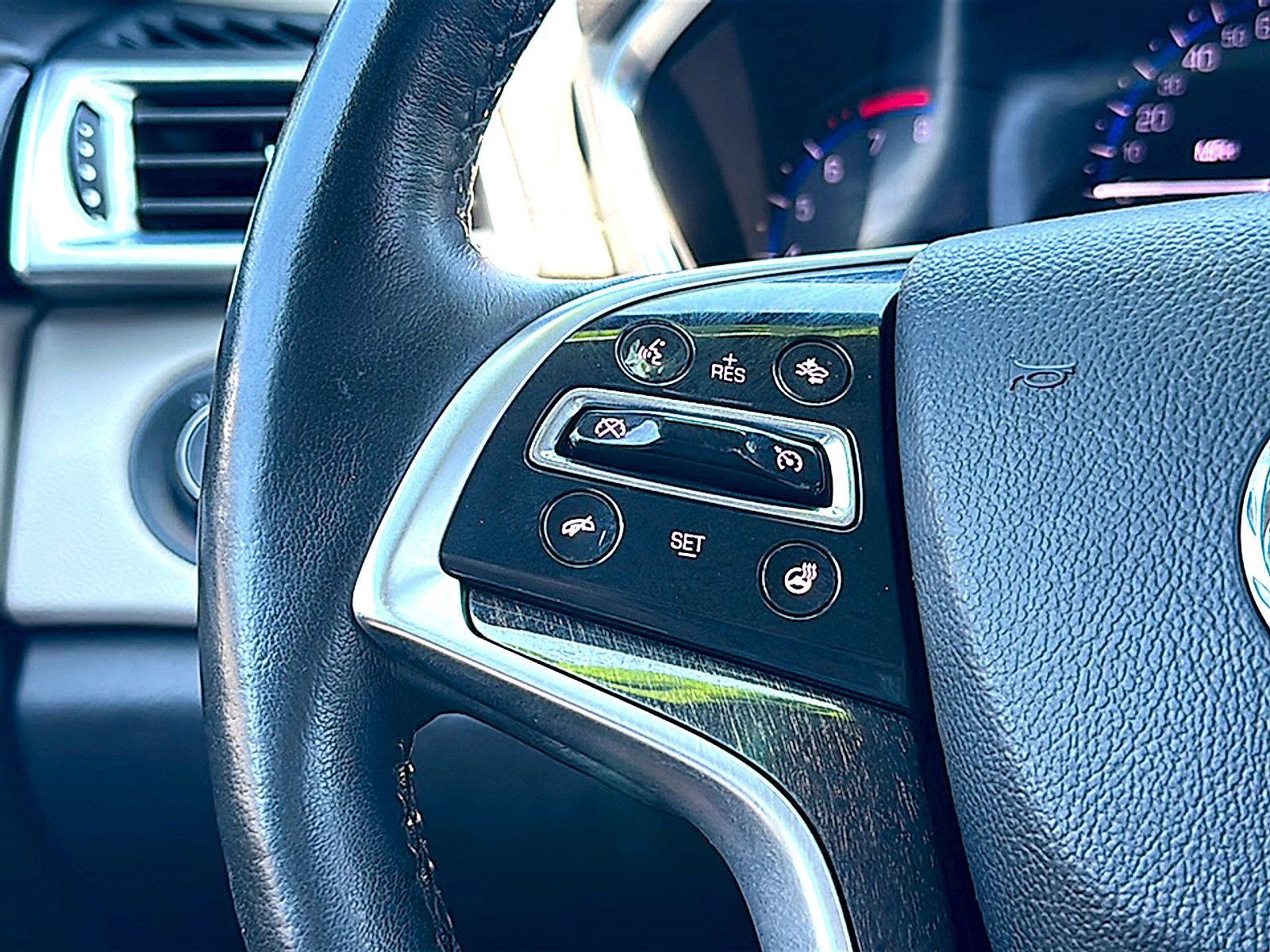 Used 2014 Cadillac SRX Premium FWD image 30
