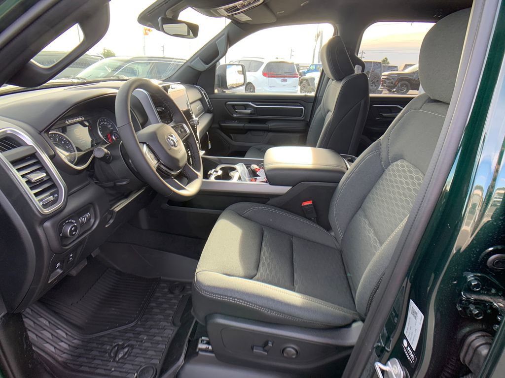 New 2026 RAM 1500 4x4 Crew Cab image 9