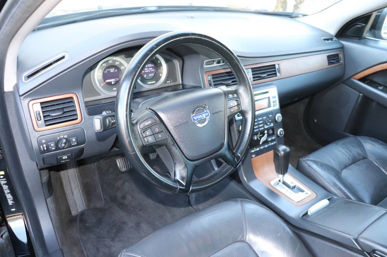 Used 2010 Volvo XC70 3.2 image 23