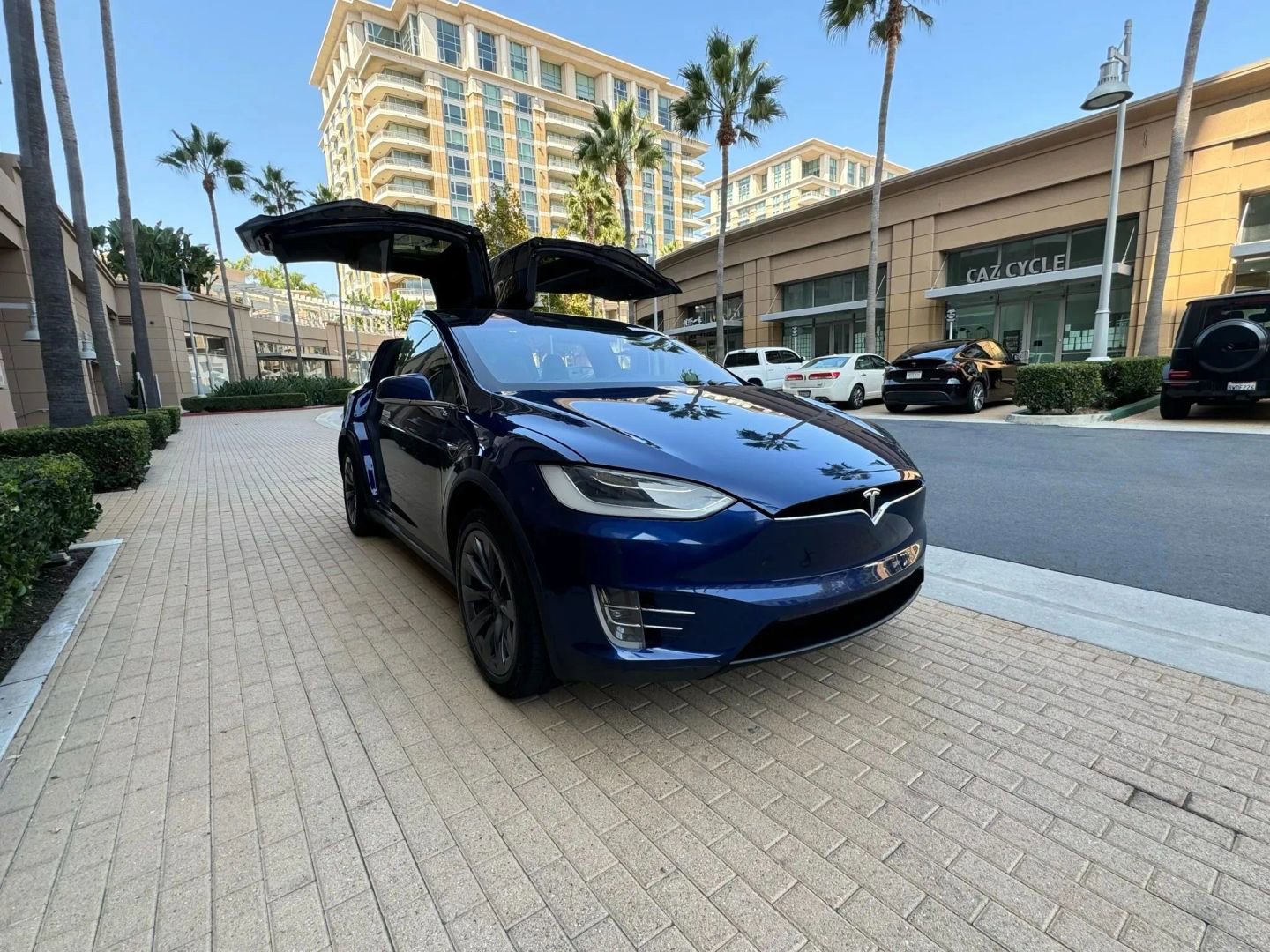 Used 2018 Tesla Model X 75D image 4