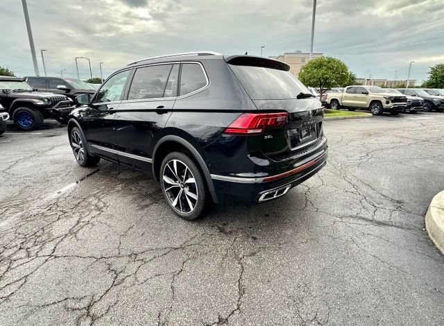 Used 2023 Volkswagen Tiguan SEL R-Line AWD/4WD image 8