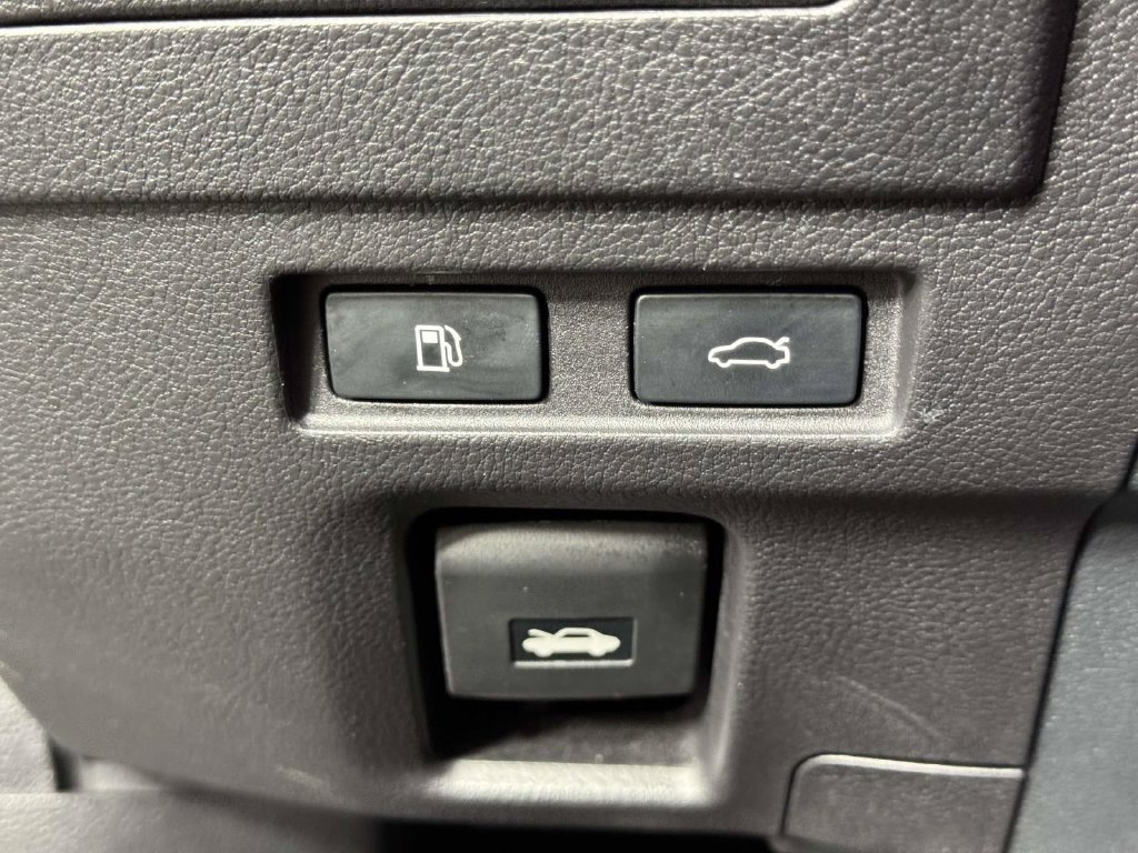 Used 2021 Lexus ES 300h w/ Accessory Package 2 FWD image 18