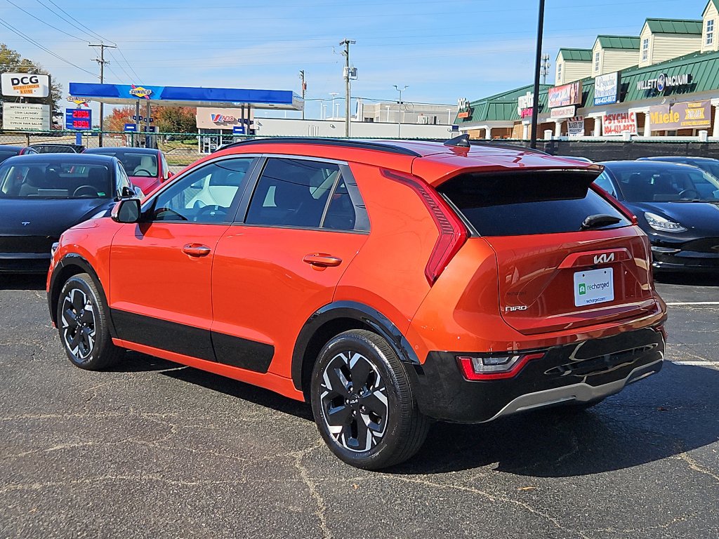 Used 2023 Kia Niro Wave w/ Wave Preserve Package image 2