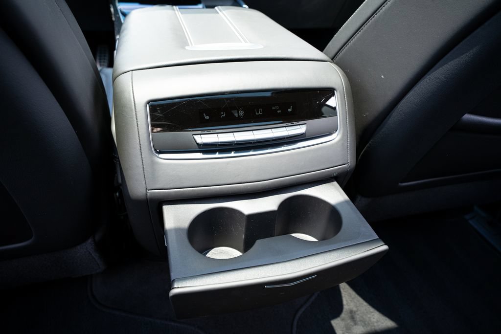 Used 2025 Cadillac Escalade ESV V AWD/4WD image 53