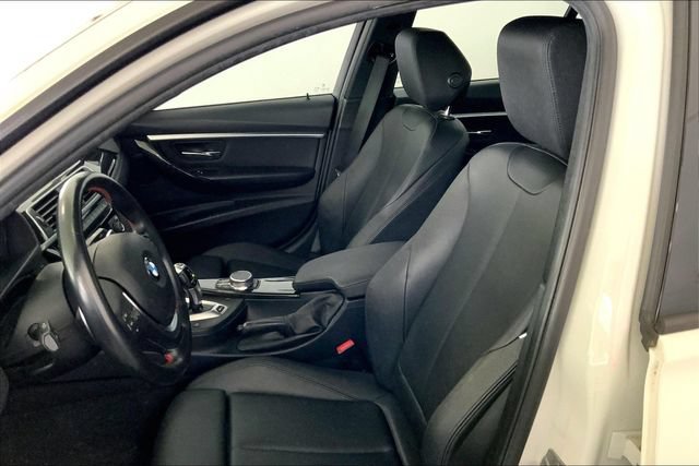 Used 2018 BMW 330e w/ Convenience Package RWD image 11