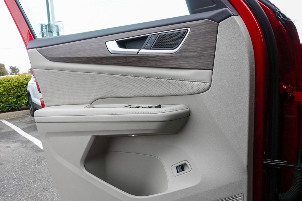 Certified 2025 Volkswagen Atlas SEL image 14