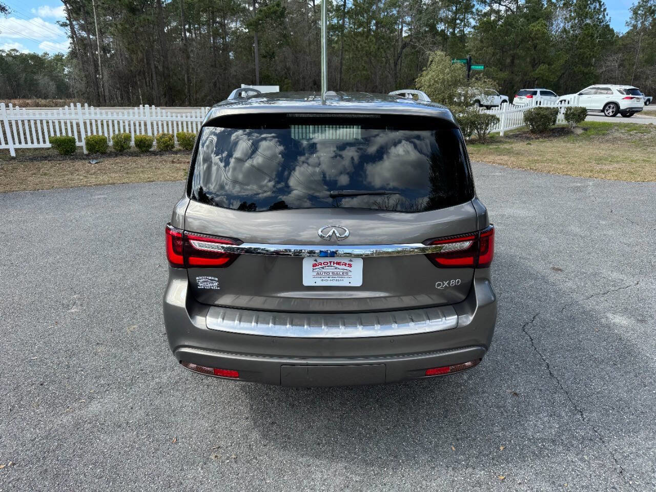 Used 2019 INFINITI QX80 Luxe image 5