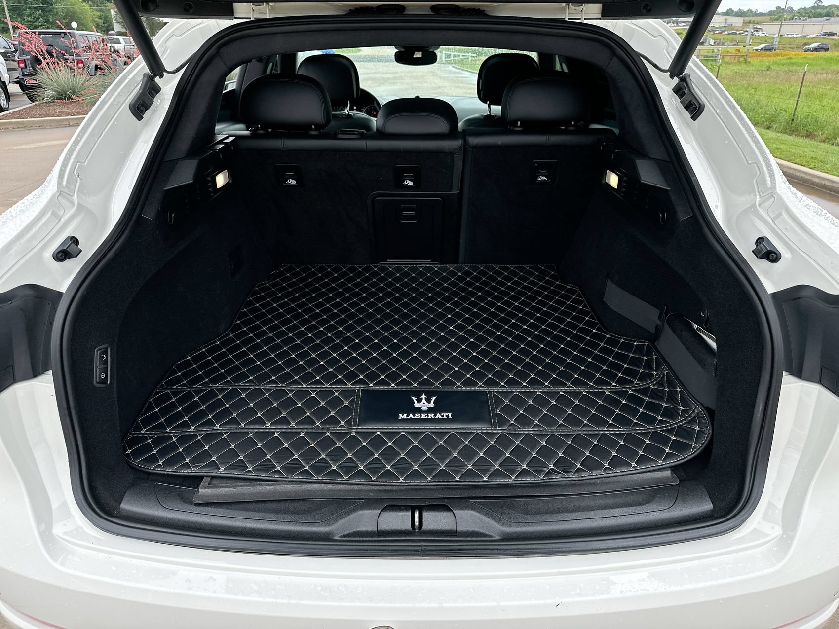 Used 2021 Maserati Levante AWD/4WD image 25