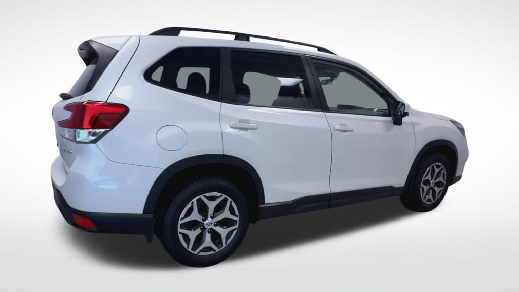Used 2020 Subaru Forester Premium AWD/4WD image 8