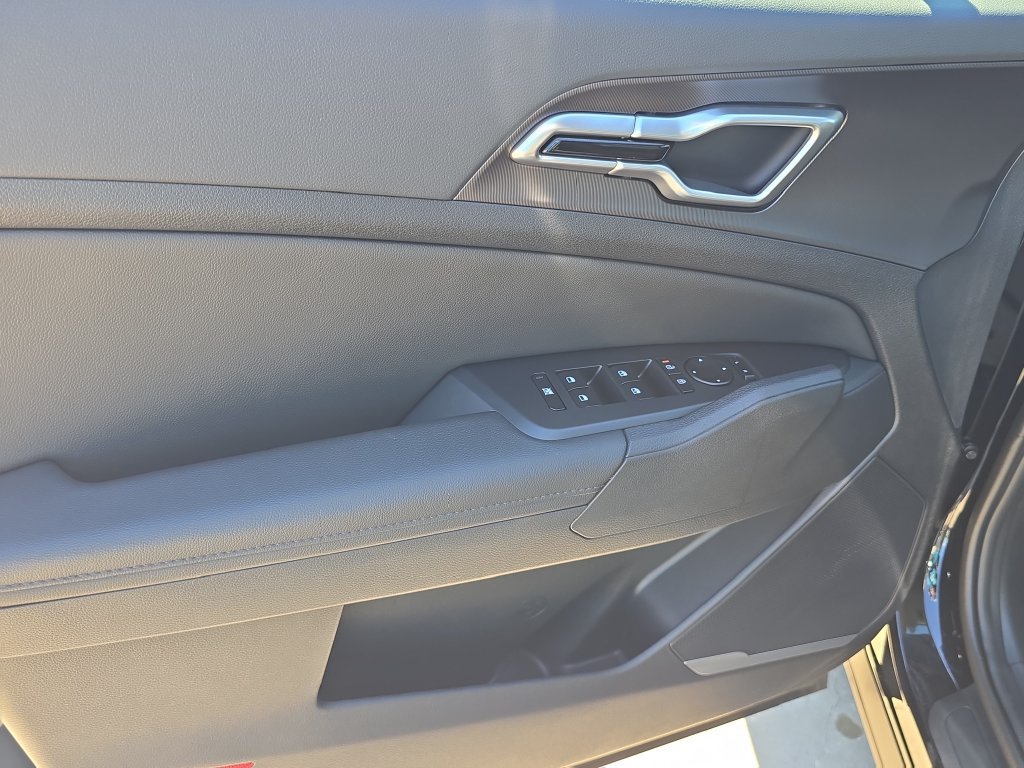 New 2027 Kia Sportage EX w/ EX Panoramic Roof Package FWD image 19