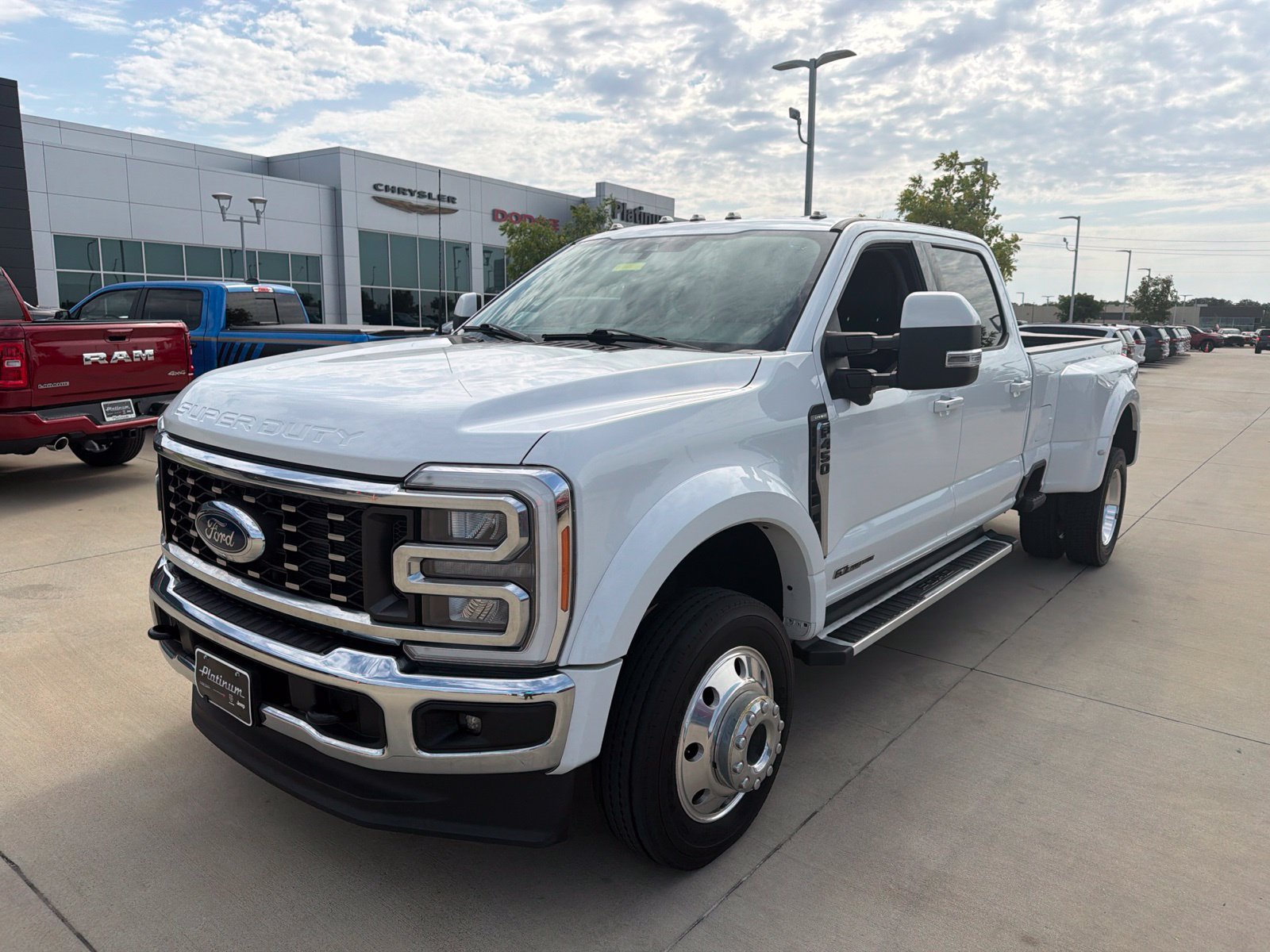 Used 2023 Ford F450 Lariat AWD/4WD image 9