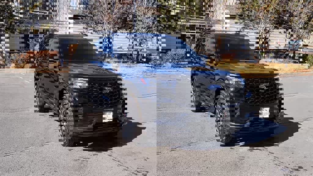 Used 2025 Ford Explorer ST-Line w/ Premium Package image 3