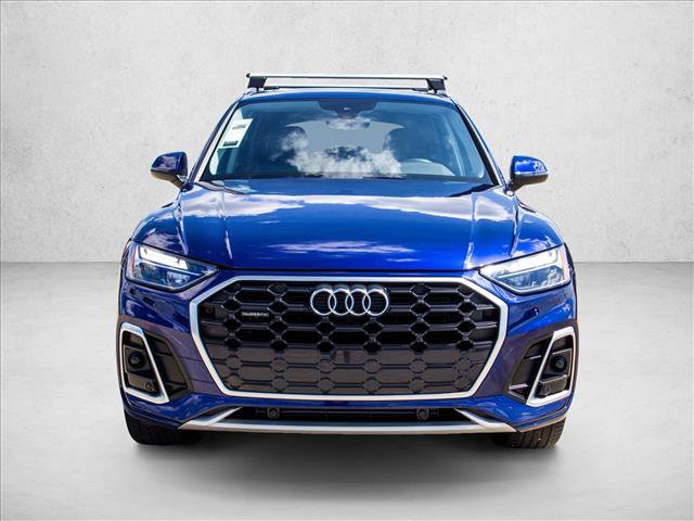 Used 2023 Audi Q5 2.0T Premium w/ Convenience Package AWD/4WD image 2