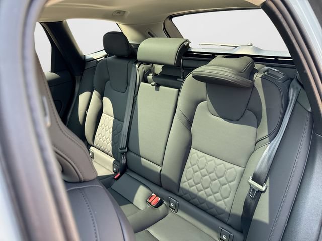 New 2027 Volvo XC60 B5 Core AWD/4WD image 25