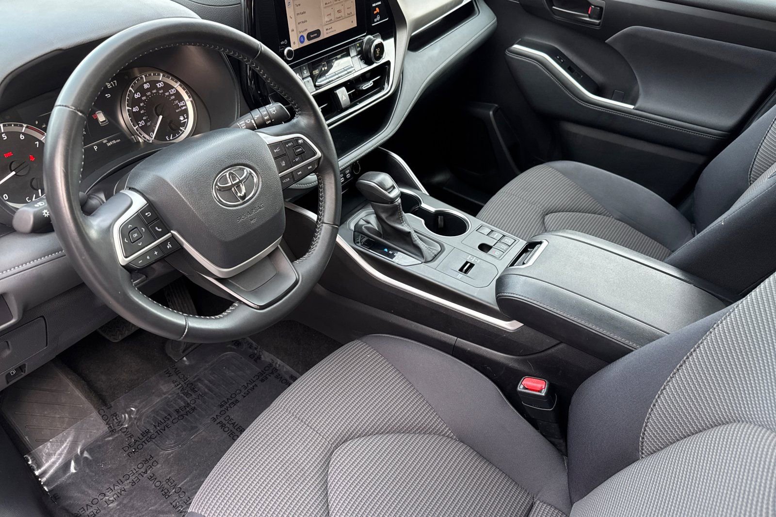 Certified 2025 Toyota Highlander LE FWD image 10