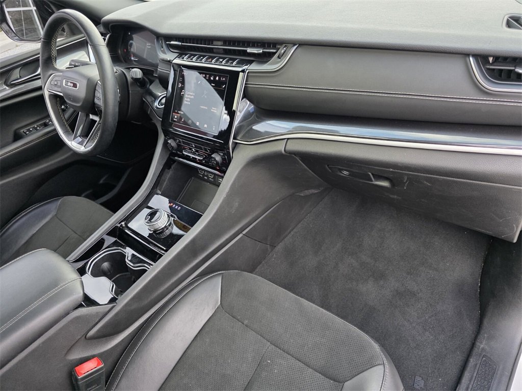 Used 2022 Jeep Grand Cherokee Altitude image 32