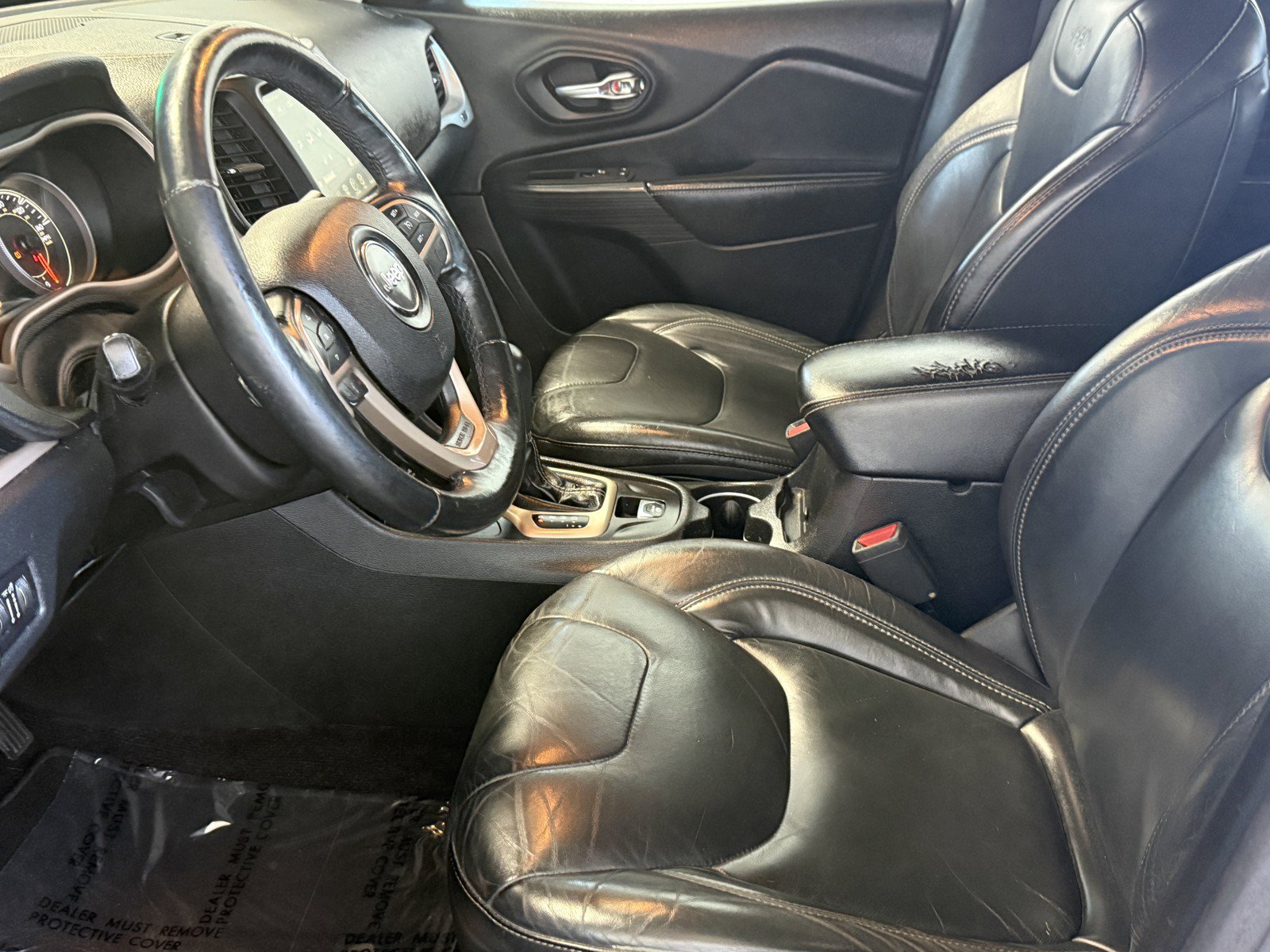 Used 2017 Jeep Cherokee Limited AWD/4WD image 28