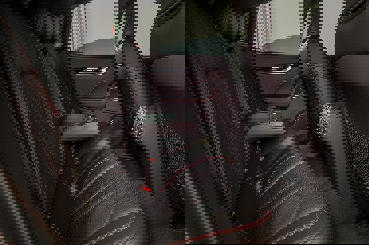 Used 2024 Maserati Levante GT Ultima image 29