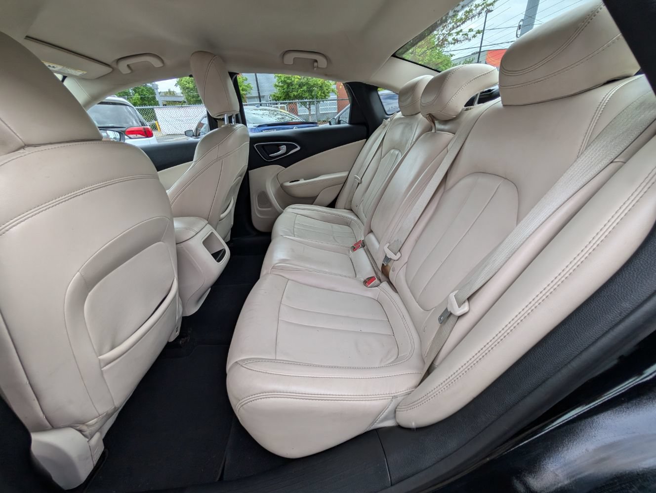 Used 2017 Chrysler 200 Limited Platinum FWD image 16