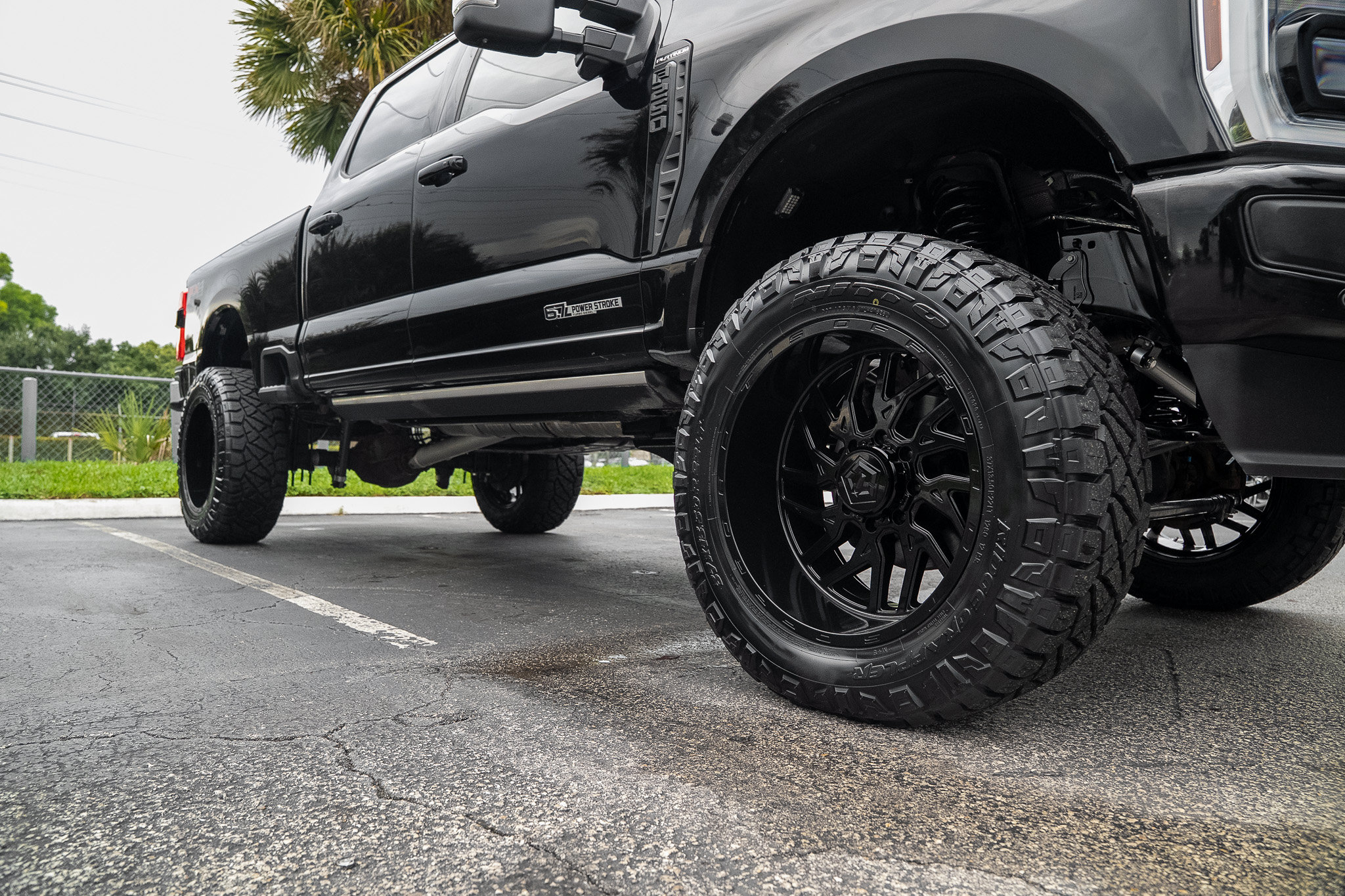 Used 2025 Ford F250 Platinum w/ FX4 Off-Road Package AWD/4WD image 33