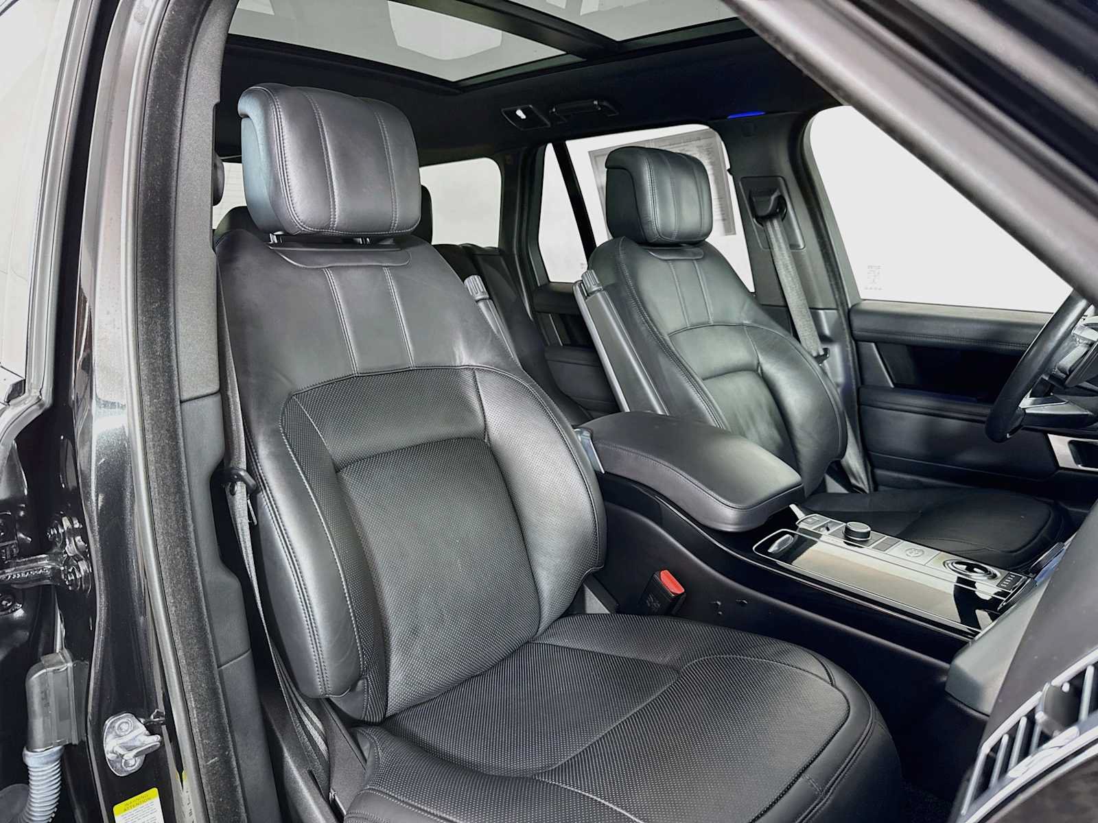 Used 2020 Land Rover Range Rover HSE AWD/4WD image 28