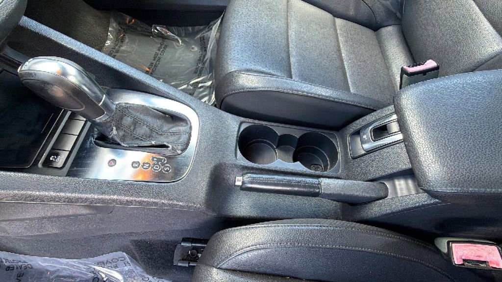Used 2012 Volkswagen Eos Komfort FWD image 13