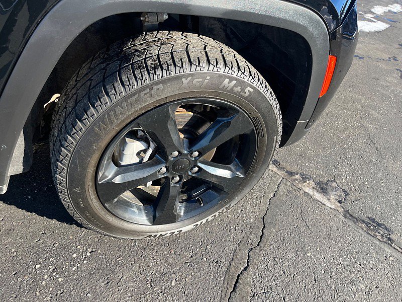 Used 2023 Jeep Grand Cherokee Limited w/ Luxury Tech Group II image 10