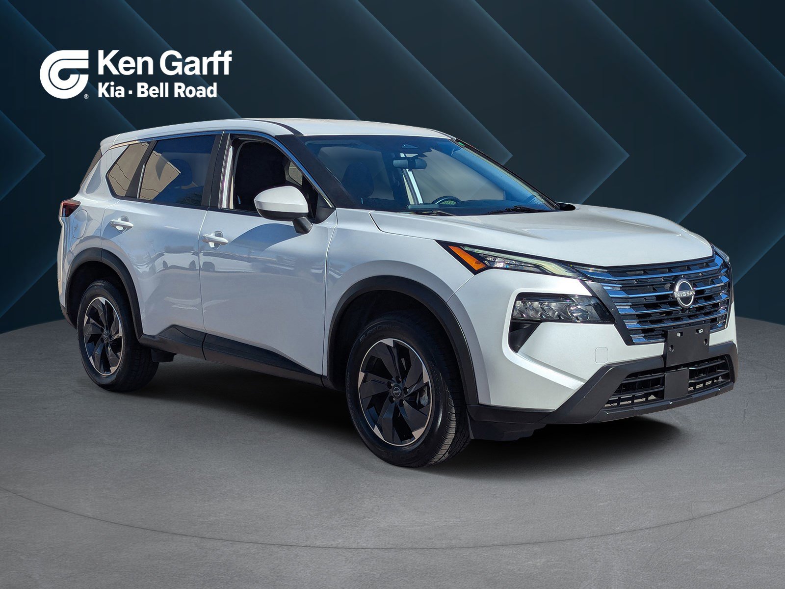 Used 2024 Nissan Rogue SV image 1