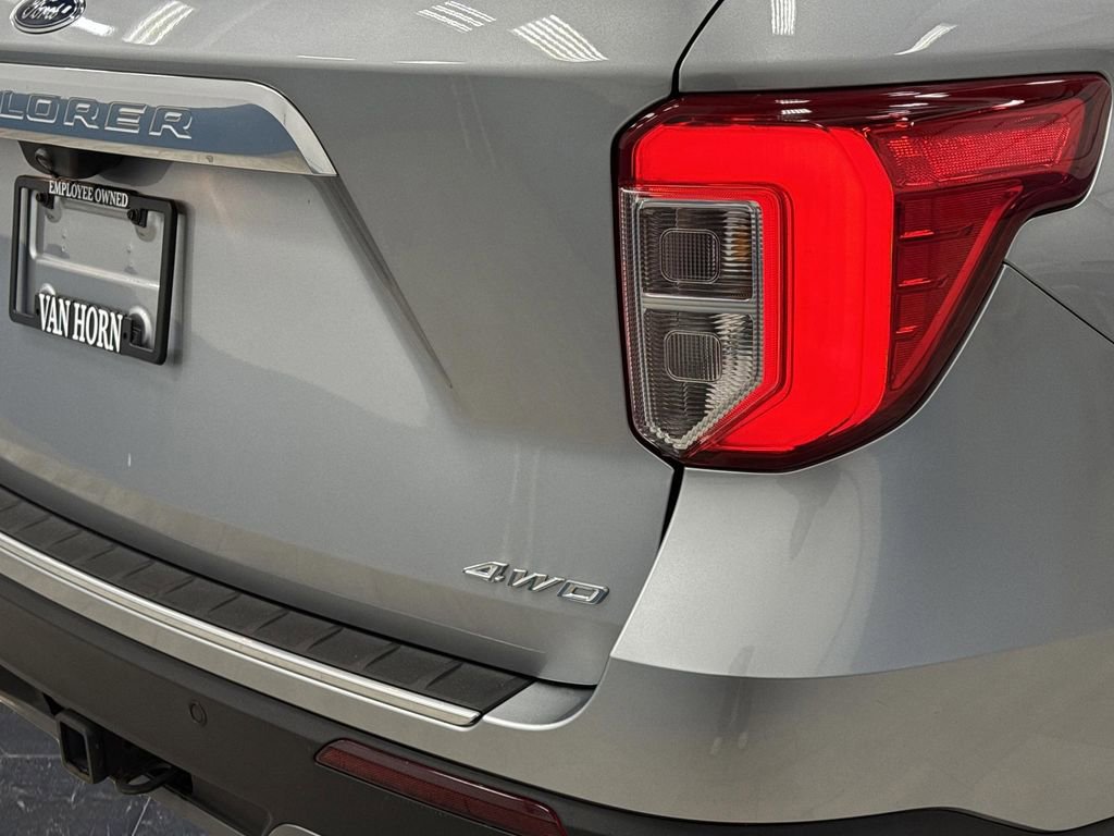 Used 2023 Ford Explorer Platinum w/ Class IV Trailer Tow Package image 36