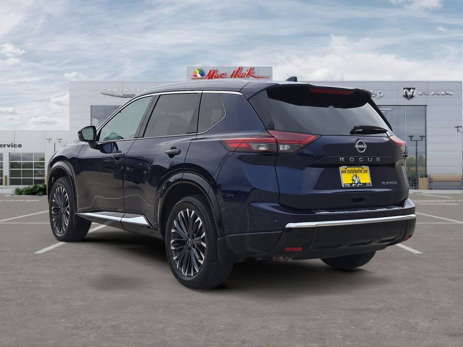 Used 2024 Nissan Rogue Platinum w/ Platinum Premium Package image 3