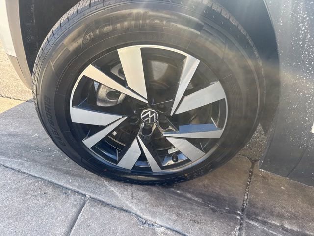 Used 2023 Volkswagen Atlas Cross Sport SE image 10
